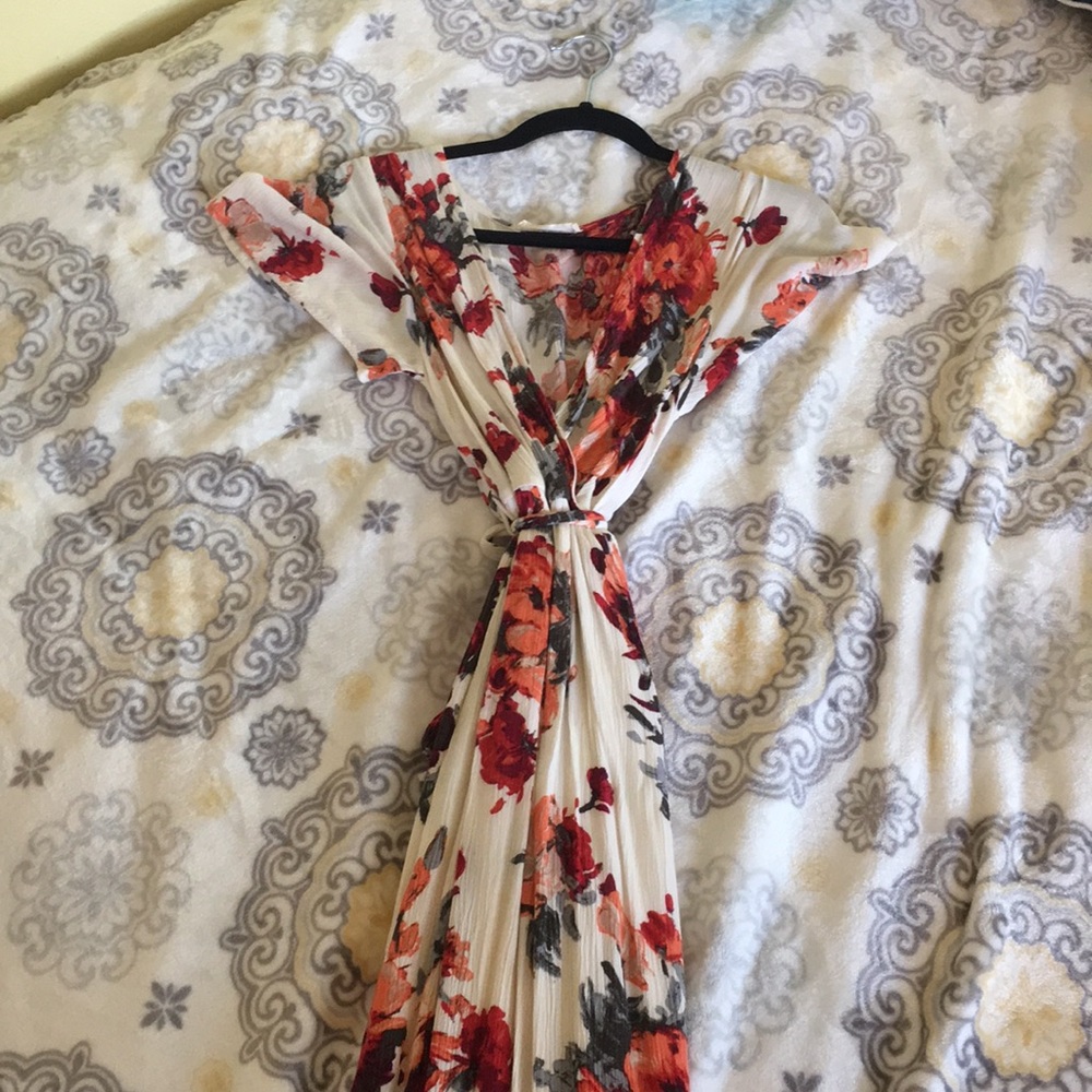 Long floral dress with bow in middle😊💖